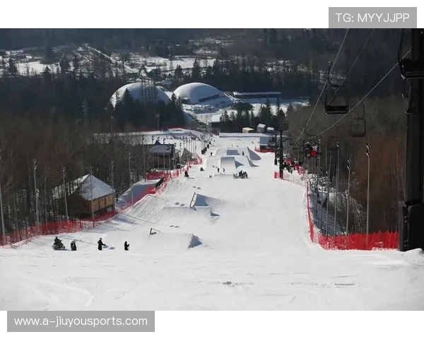 免费畅滑+半价优惠！安图长白山和平滑雪场正式开板，长白山和平滑雪场开放时间